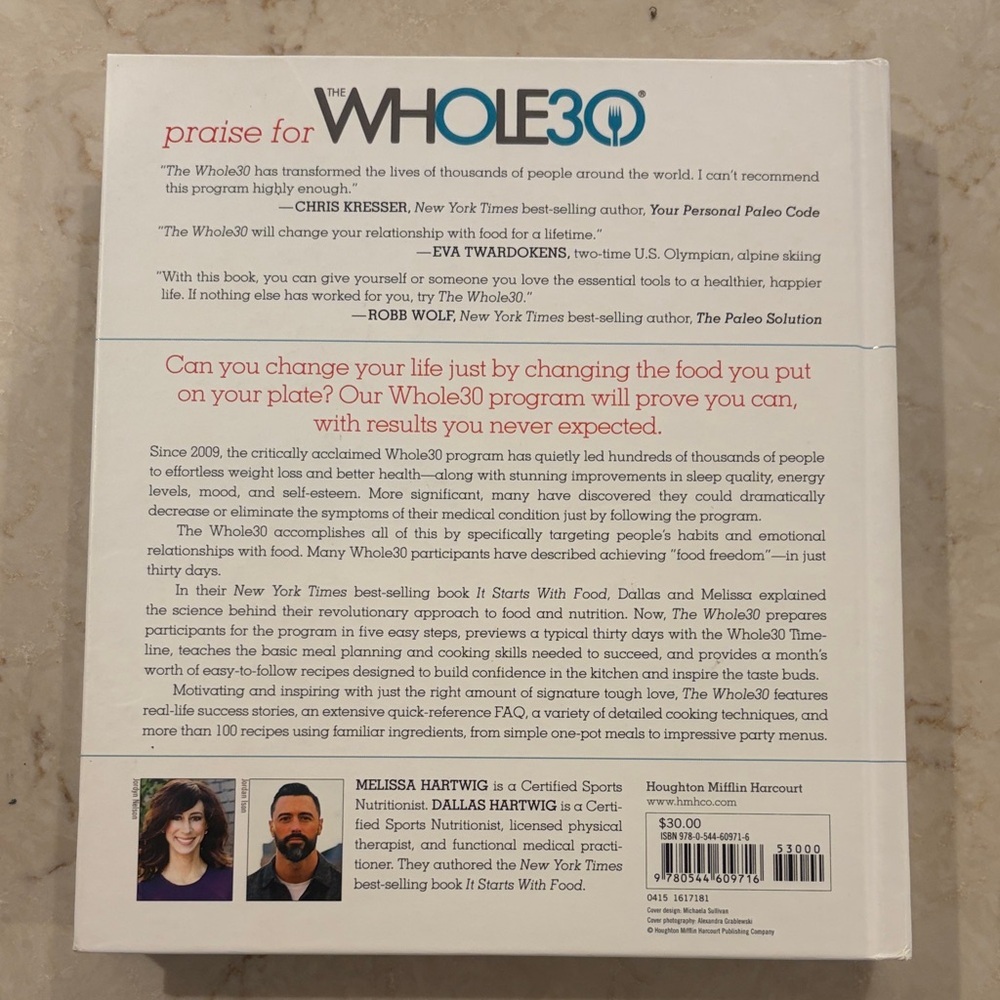 The Whole30 Cookbook - Blue and White‎ Cover - Picture 2 of 3